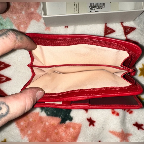 Great for a Gift π Radley London Red Wallet w/ Dog on it. NWT & comes w/ box. - Picture 8 of 14